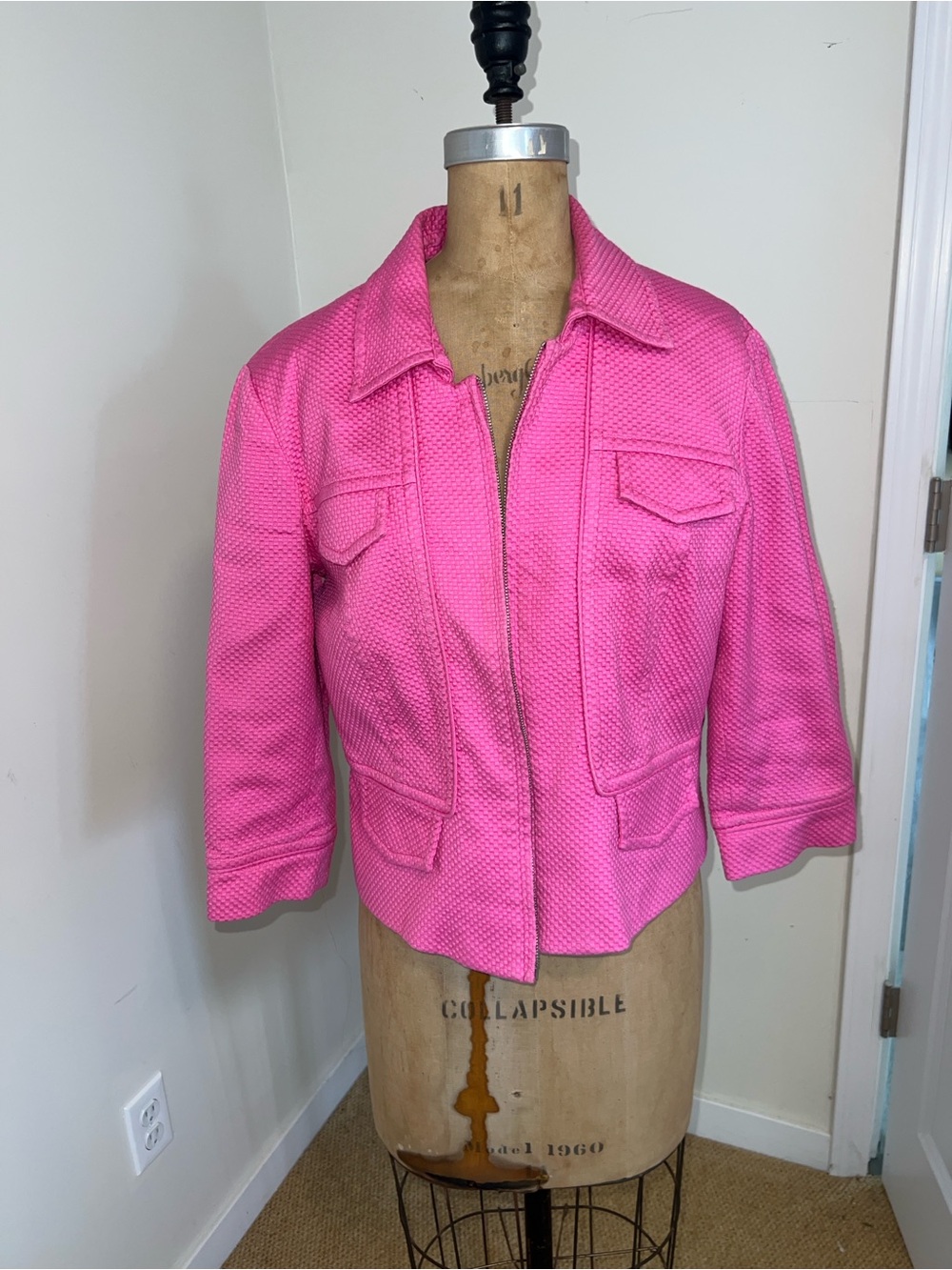 Women's Pink Textured Zip-Up Blazer Jacket